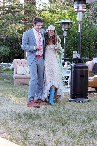 A wedding couple at an outdoor wedding