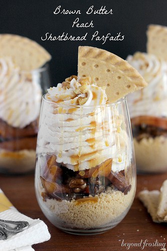 Brown Butter Peach Shortbread Parfaits with Cinnamon Maple Whipped Cream | beyondfrosting.com | #peach #shortbread #parfaits