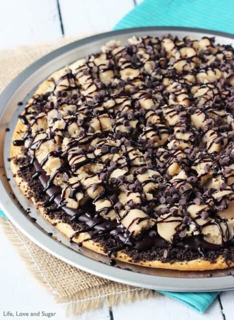 Chocolate_Chip_Cookie_Dough_Pizza2