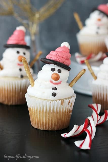 Easy DIY Snowman Cupcakes - Beyond Frosting