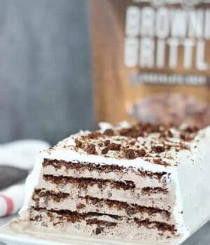 Chocolate lovers, this one is for you! This Brownie Brittle Icebox Cake is made with a no-churn brownie batter ice cream and Chocolate Chip Brownie Brittle. It is covered with a Cool Whip frosting.