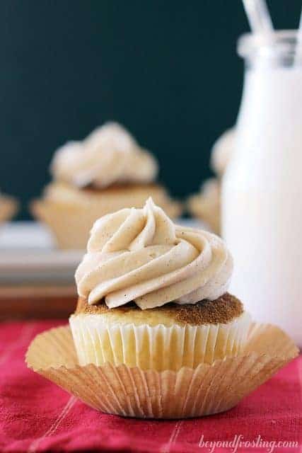 Coffee cake snickerdoodle cupcakes_notext