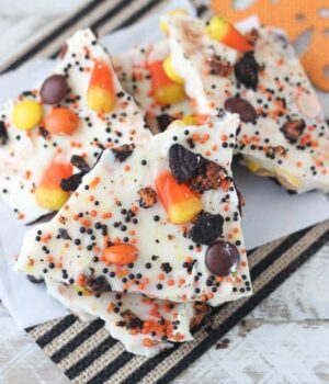 This Candy Corn Candy Bark is a quick and easy halloween treat and make a cute gift for a teacher or a neighbor!