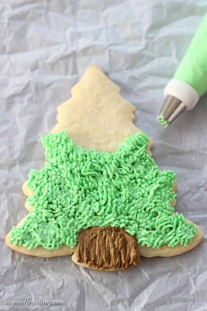 This post is filled with Tips for Decorating sugar cookies With Buttercream Frosting, plus a recipe for perfect buttercream.