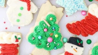 https://beyondfrosting.com/wp-content/uploads/2015/12/Buttercream-Frosted-Sugar-Cookies-059-2-320x180.jpg