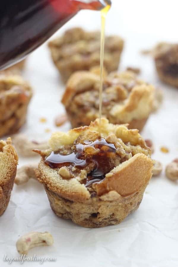 These Vanilla Cashew French Toast Muffins are baked to perfection. Loaded with maple syrup, vanilla beans and sweetened cashews, these French toast muffins never looked so good.