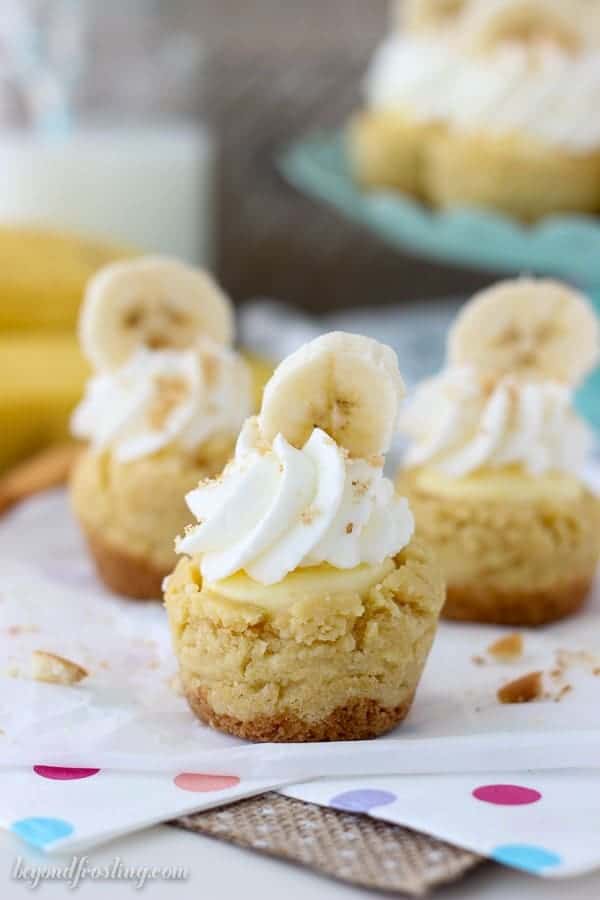 You won't be able to stop after just one! These irresistible Banana Cream Pie Cookie Cups are out of this world! This recipe is simple and easy to follow.