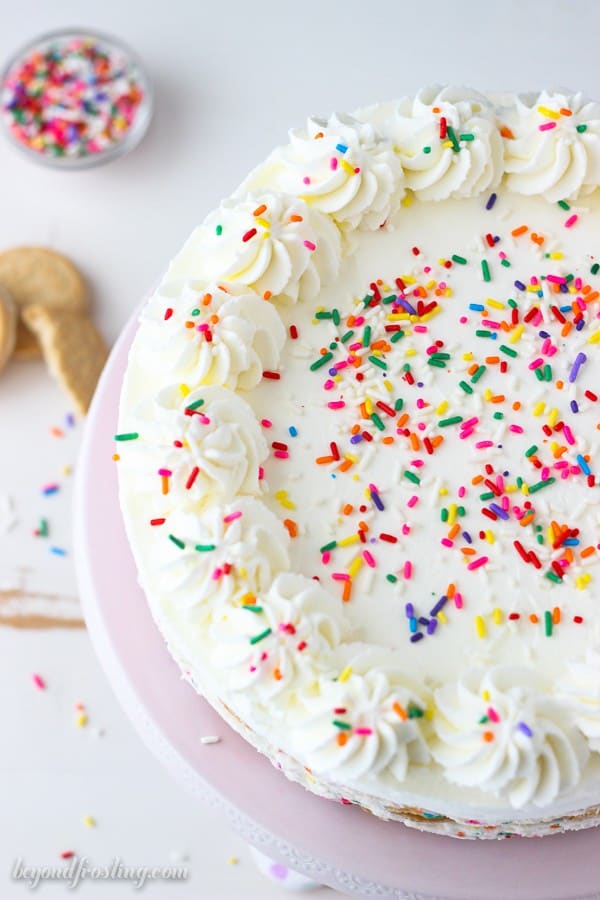 Summertime is no complete with No-Bake Oreo Funfetti Icebox Cake! Layers of Golden Oreos, Funfetti Mousse and whipped cream. 