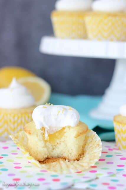 You can't resist a big bite of these Skinny Lemon Cream Pie Cupcakes! The recipe is simple and low calorie. It's perfect for Weight Watchers!