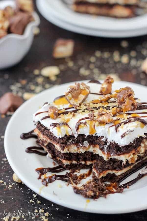 Snickers Cake – License Images – 682086 ❘ StockFood