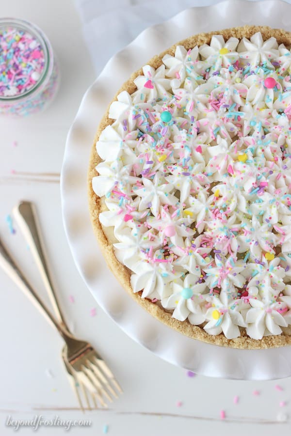 If you like cake batter, then you will love this homemade pie! The golden Oreo crust is filled with a from-scratch Funfetti pudding and topped with a cake atter whipped cream.