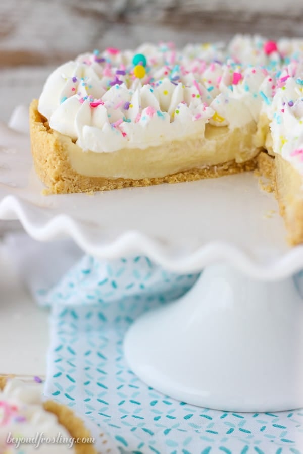 If you like cake batter, then you will love this homemade pie! The golden Oreo crust is filled with a from-scratch Funfetti pudding and topped with a cake atter whipped cream.