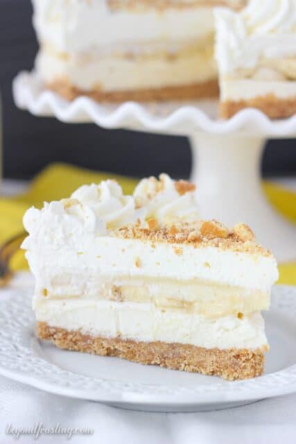 This No-Bake Banana Pudding Cheesecake get rave reviews every time. No-Bake Banana Pudding Cheesecake is just like classic banana pudding but with tangy layer of cheesecake. It has a vanilla wafer crust, no-bake cheesecake, vanilla pudding, fresh bananas and whipped cream.