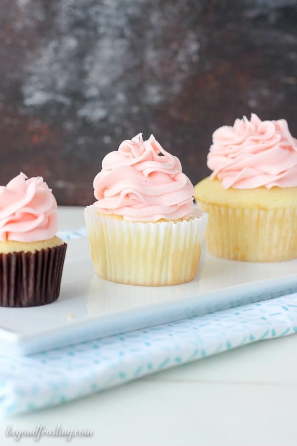 Learn How to Fill Cupcake Liners Evenly For Perfect Cupcakes