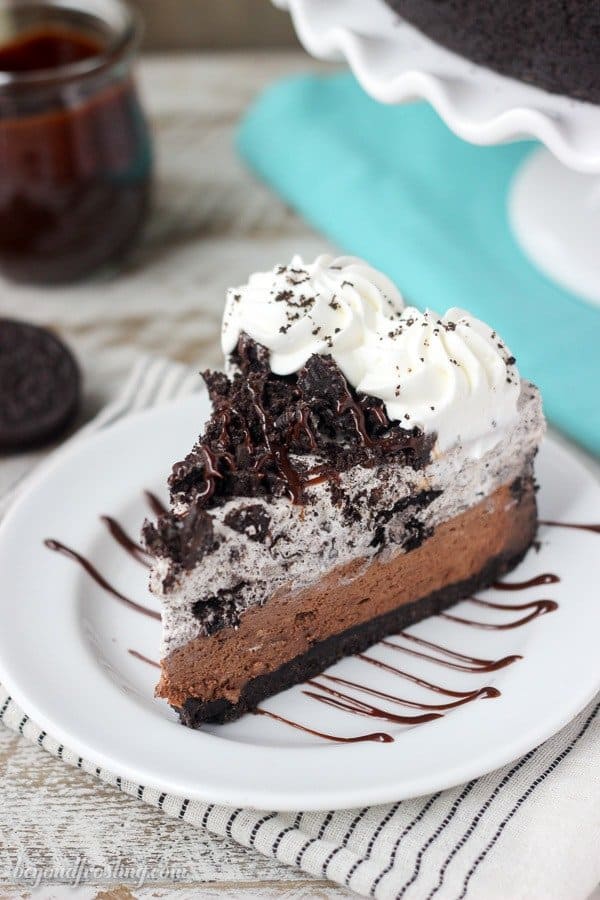 You’ll fall in love with this No-Bake Oreo Chocolate Mousse Pie. The Oreo crust is filled with a quick chocolate mousse, and an easy Oreo mousse. This no-bake Oreo pie is perfect all year round.