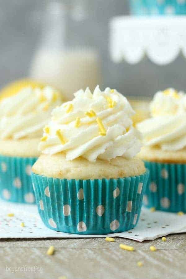 Impress your friends with these luscious Lemon Cream Pie Cupcakes. A fresh vanilla cupcake with a delicate lemon mousse and topped with cream cheese whipped cream.