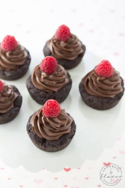 Double dark chocolate cookie cups