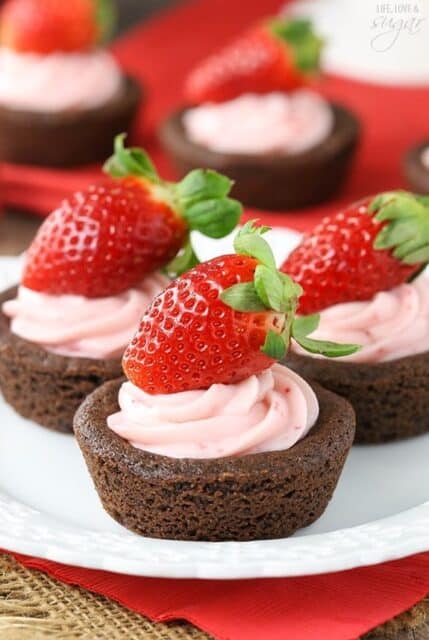 Strawberry Cheesecake Cookie Cup