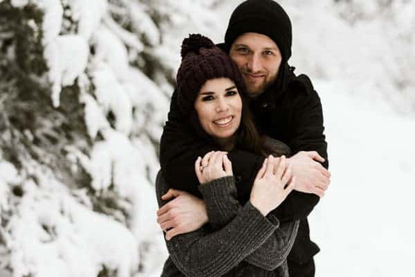 A couple on a winter photoshoot