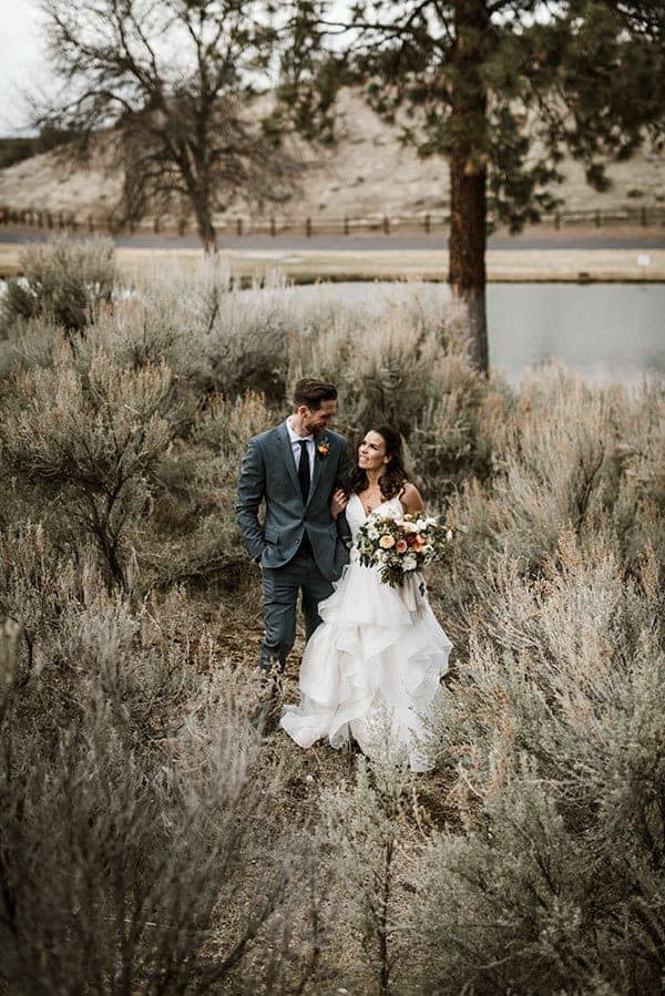 Rustic Barn Wedding in Central Oregon at Brasada Ranch © Kimberly Kay Photography