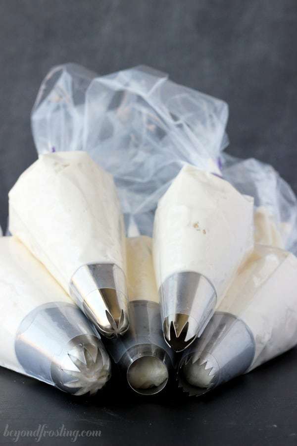 6 piping bags filled with Ateco jumbo piping tips