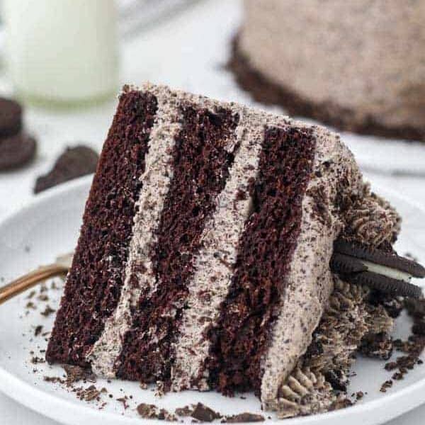 Easy Chocolate Oreo Cake with Creamy Oreo Frosting