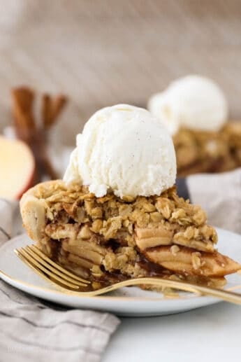 Easy Apple Crumble Pie | Beyond Frosting