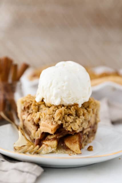 Easy Apple Crumble Pie | Beyond Frosting