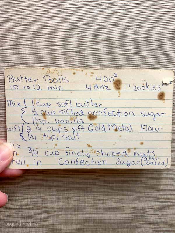 A vintage recipe card for snowball cookies