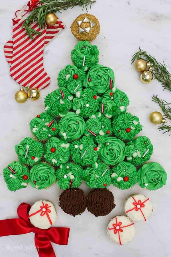 A gorgeous, finished Christmas Tree Cupcake Pull Apart Cake