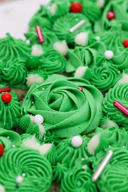 How to Make a Christmas Tree Cake Out of Cupcakes | Beyond Frosting