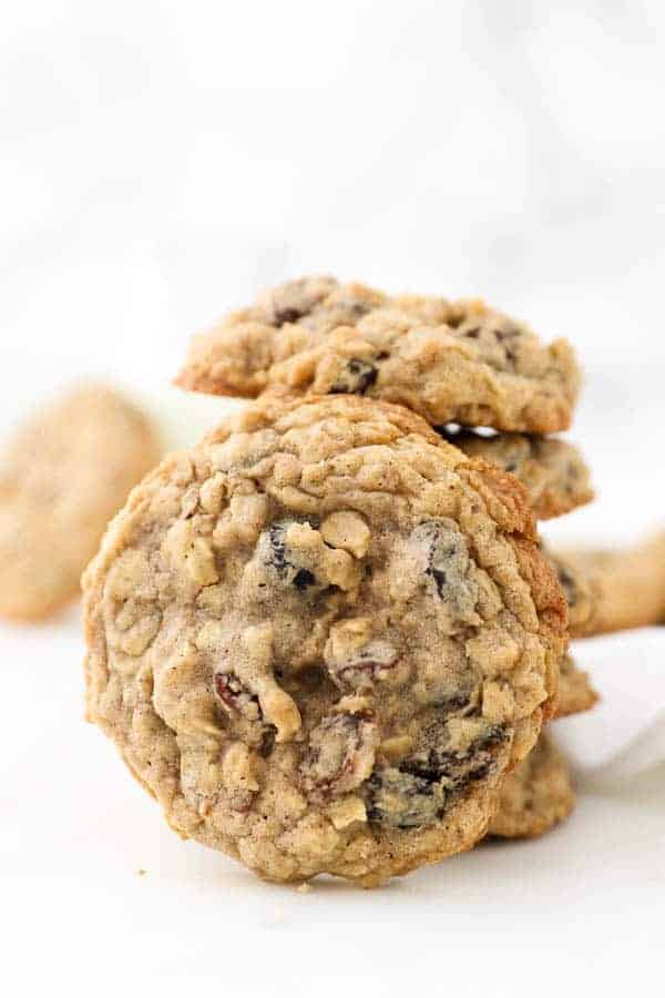 Soft Chewy Oatmeal Raisin Cookies