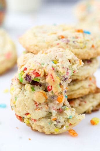 Fruity Pebble Marshmallow Cookies l Beyond Frosting