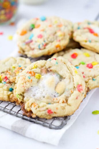 Fruity Pebble Marshmallow Cookies l Beyond Frosting