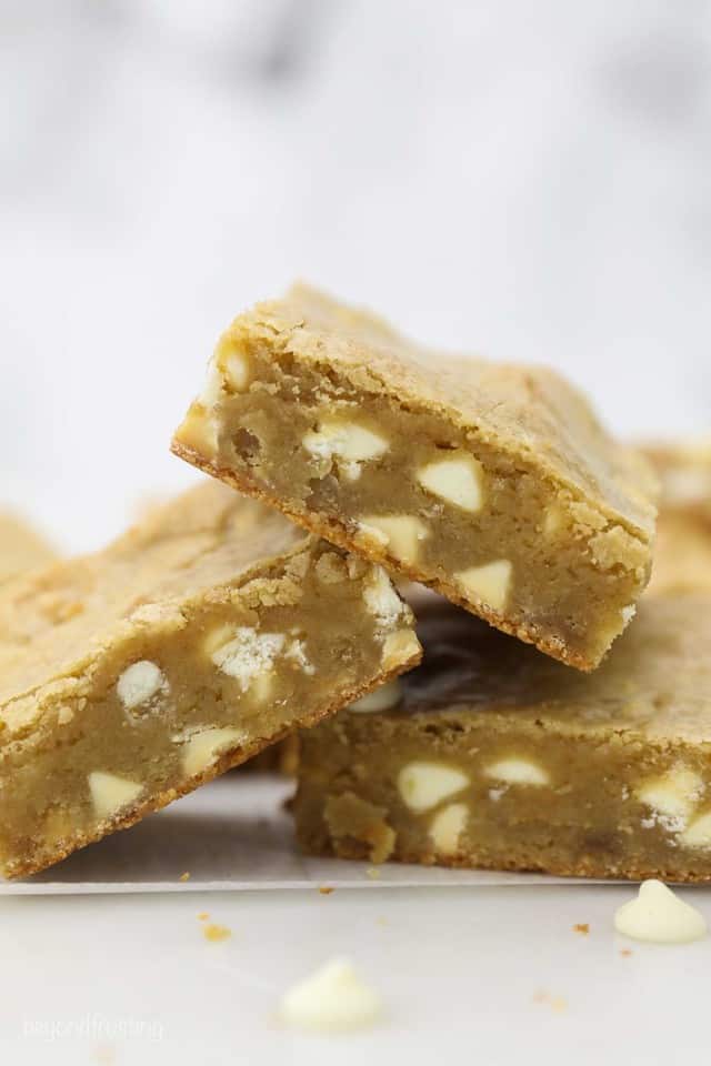 Three stacked blondie bars showing the middle of the bars