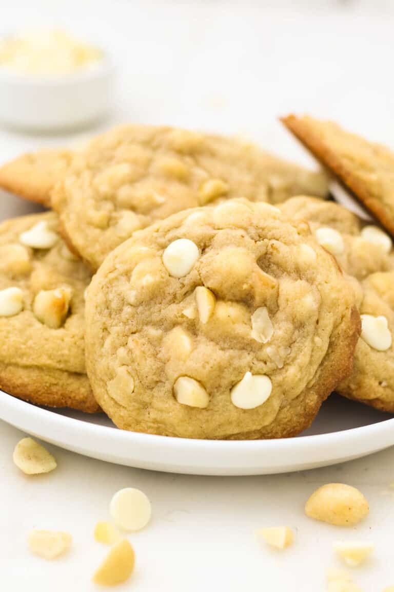 The Best White Chocolate Macadamia Nut Cookies 