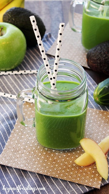 Make Ahead Green Juice Smoothies | Beyond Frosting