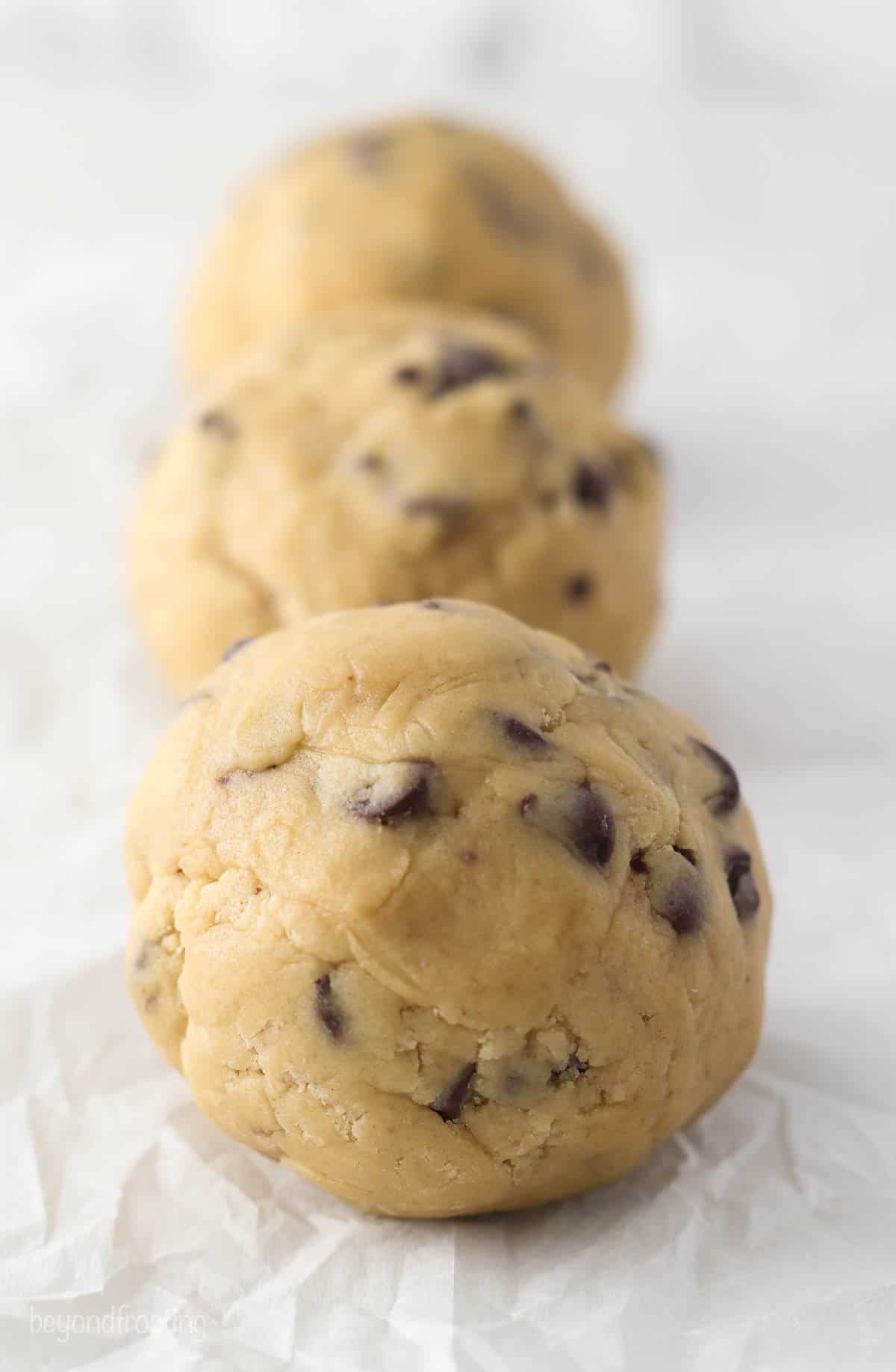 Extra Thick Chocolate Chip Cookies l Beyond Frosting