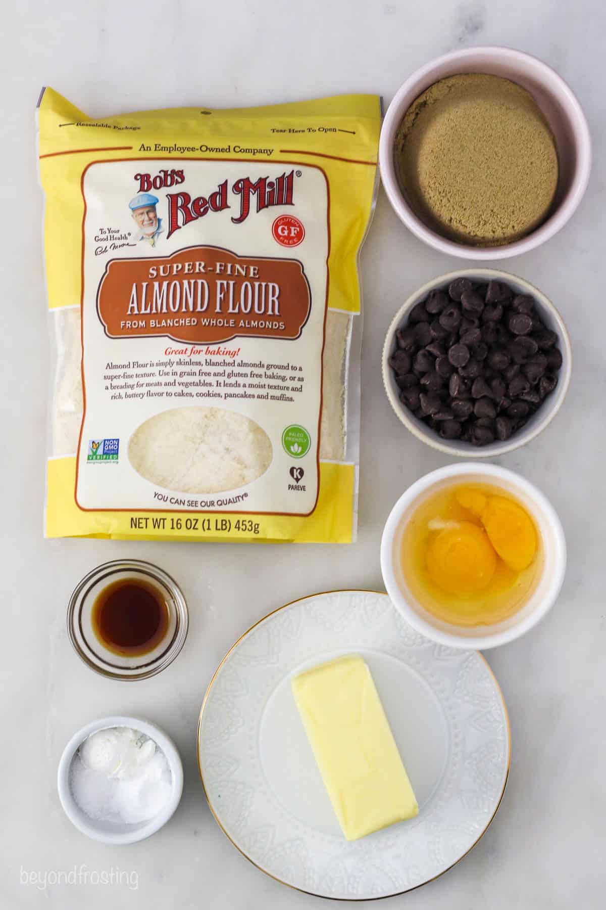 Almond flour chocolate chip cookie ingredients