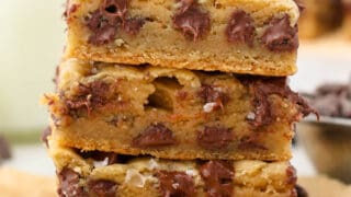 https://beyondfrosting.com/wp-content/uploads/2022/05/Chocolate-Chip-Cookie-Bars-0460-2-320x180.jpg