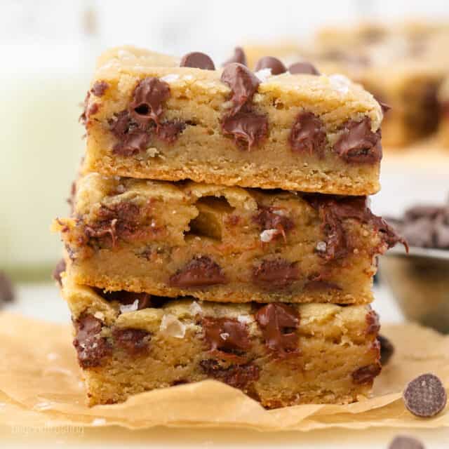 Thick & Chewy Chocolate Chip Cookie Bars l Beyond Frosting