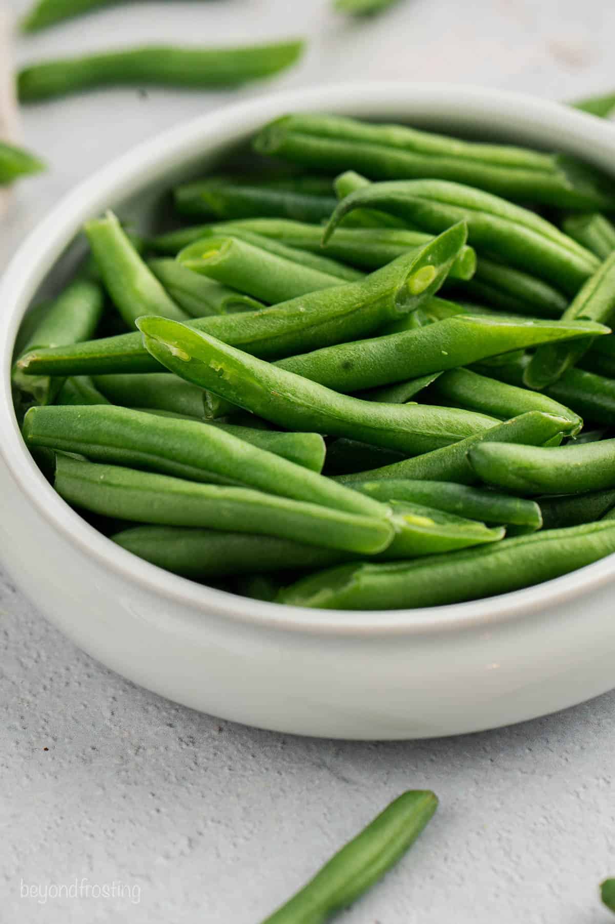 A bowl of fresh green beans