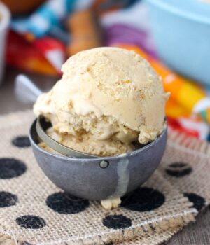 Scoops of pumpkin spice ice cream in a gray bowl