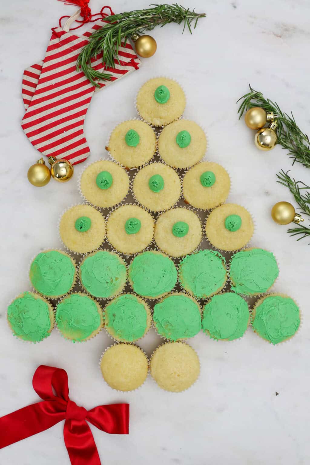 How to Make a Christmas Tree Cake Out of Cupcakes Beyond Frosting