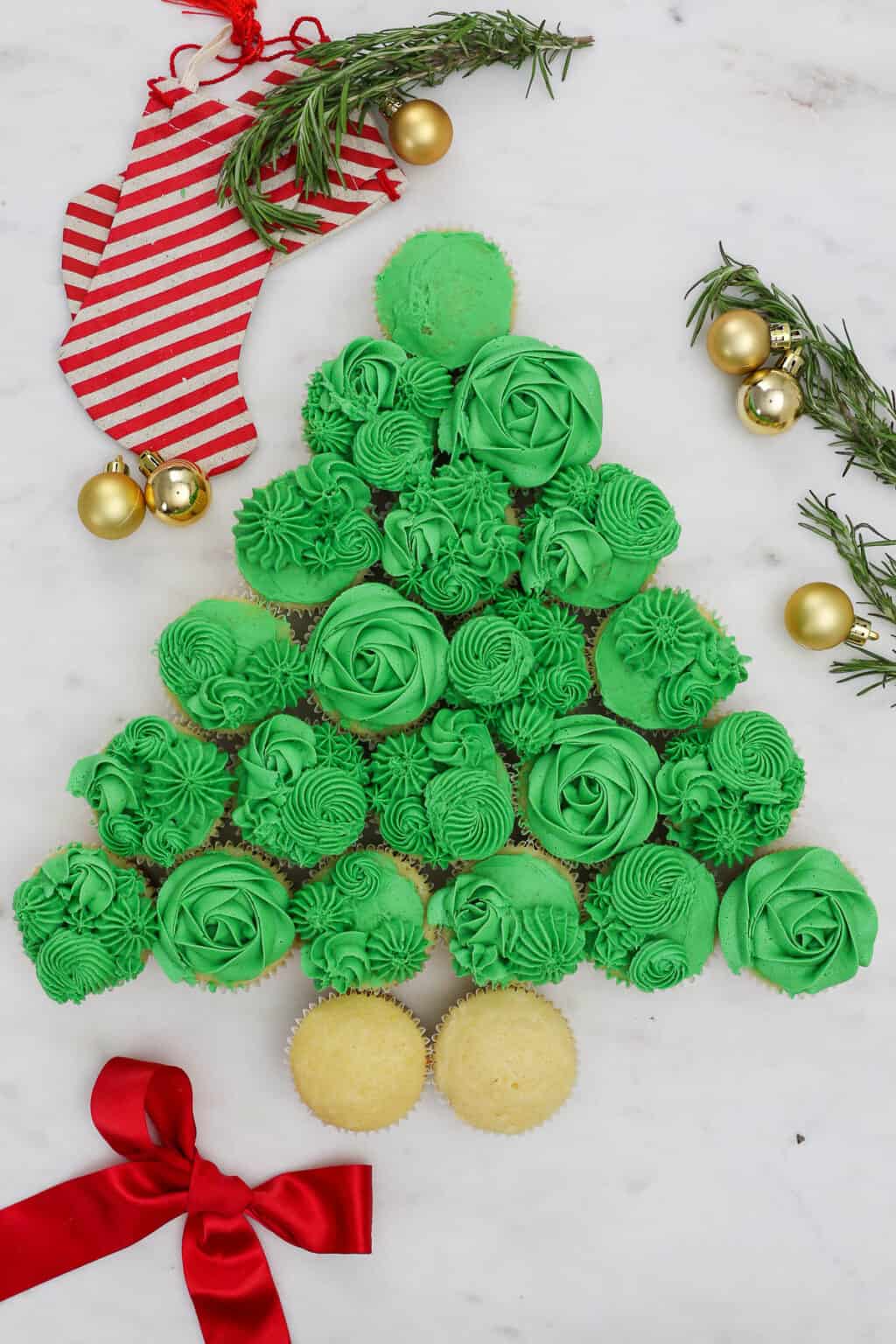 How to Make a Christmas Tree Cake Out of Cupcakes Beyond Frosting