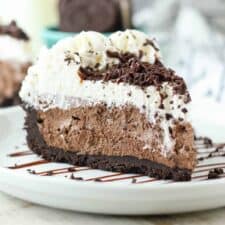 No-Bake Chocolate Marshmallow Pie-image