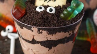 Halloween Dirt Cups {for kids and adults!} - SueBee Homemaker