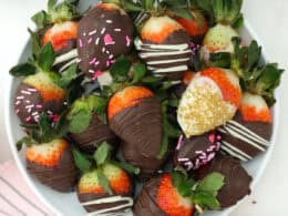 How to Keep Chocolate Covered Strawberries Fresh -- How to Store Chocolate  Covered Strawberries, Cooking School