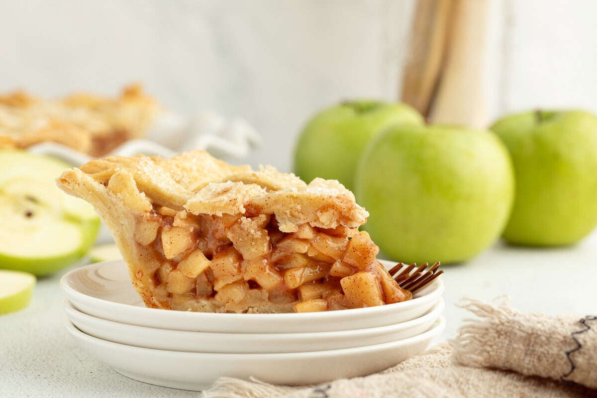 Easy Stovetop Apple Pie Filling Recipe | Beyond Frosting